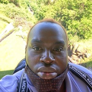 Meet your Posher, Latravis